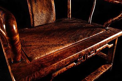 CDPR发布中秋贺图 半裸白狼月下独自饮酒